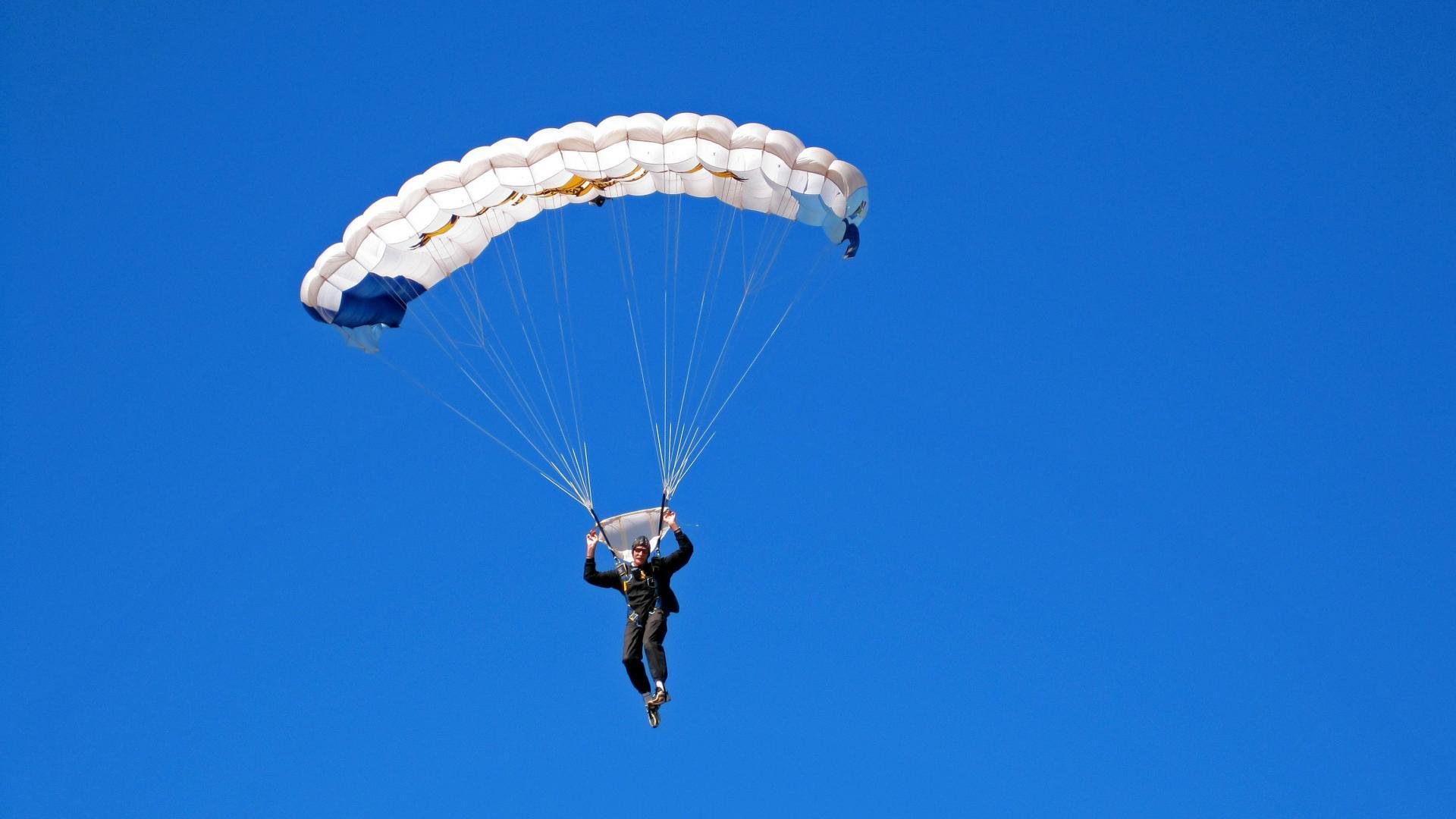 电竞行业丑闻:假赛、代练与赌博,电竞专业打假赛